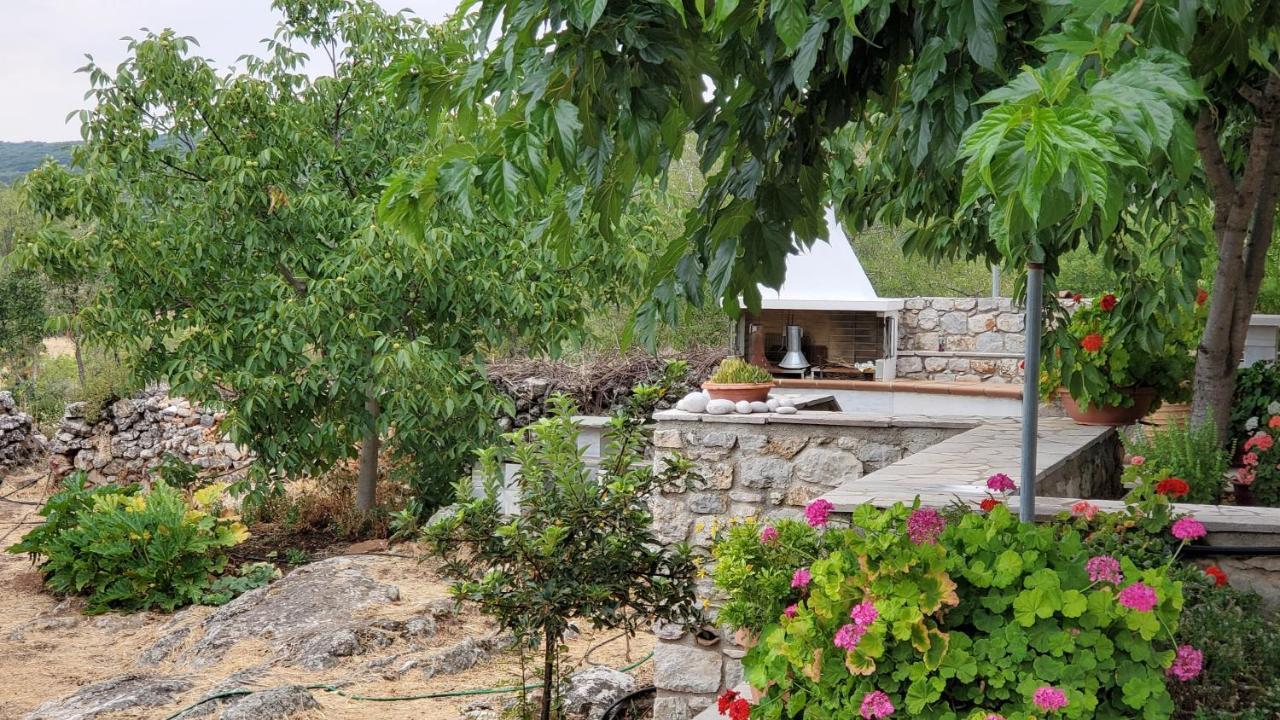 Arcadian Stone House In A Quiet Landscape, Leonidion Vila Poúlithra Exterior foto